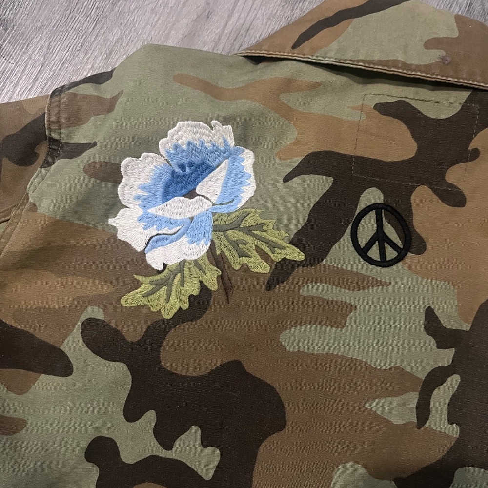 Levi’s camo jacket - Picture 7 of 7